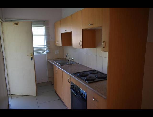 2 BEDROOM TOWNHOUSE FOR SALE IN BUCCLEUCH